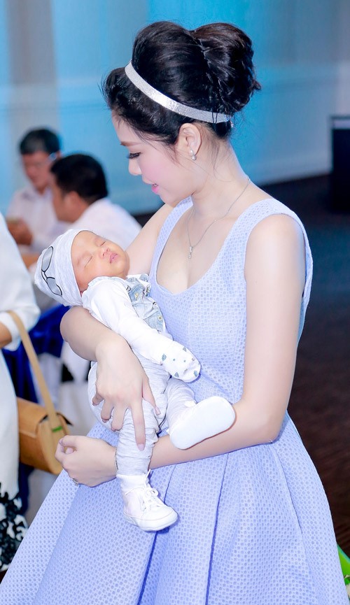 Thủy Anh chia sẻ các sử dụng máy hút sữa để nuôi con