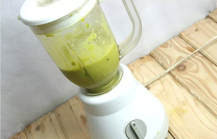 Xay nhuyễn bơ để bảo quản trong tủ lạnh ăn cả năm