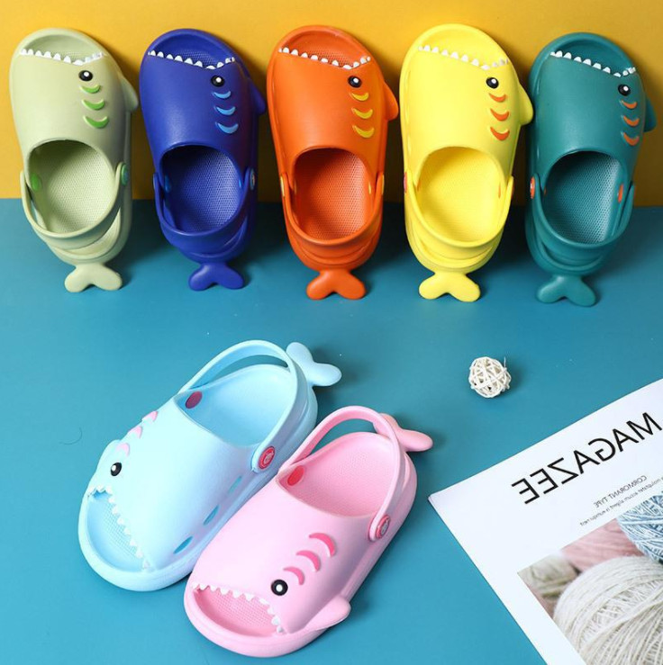 Dép sục Crocs AC cho bé style Cá Mập dễ thương hình 4